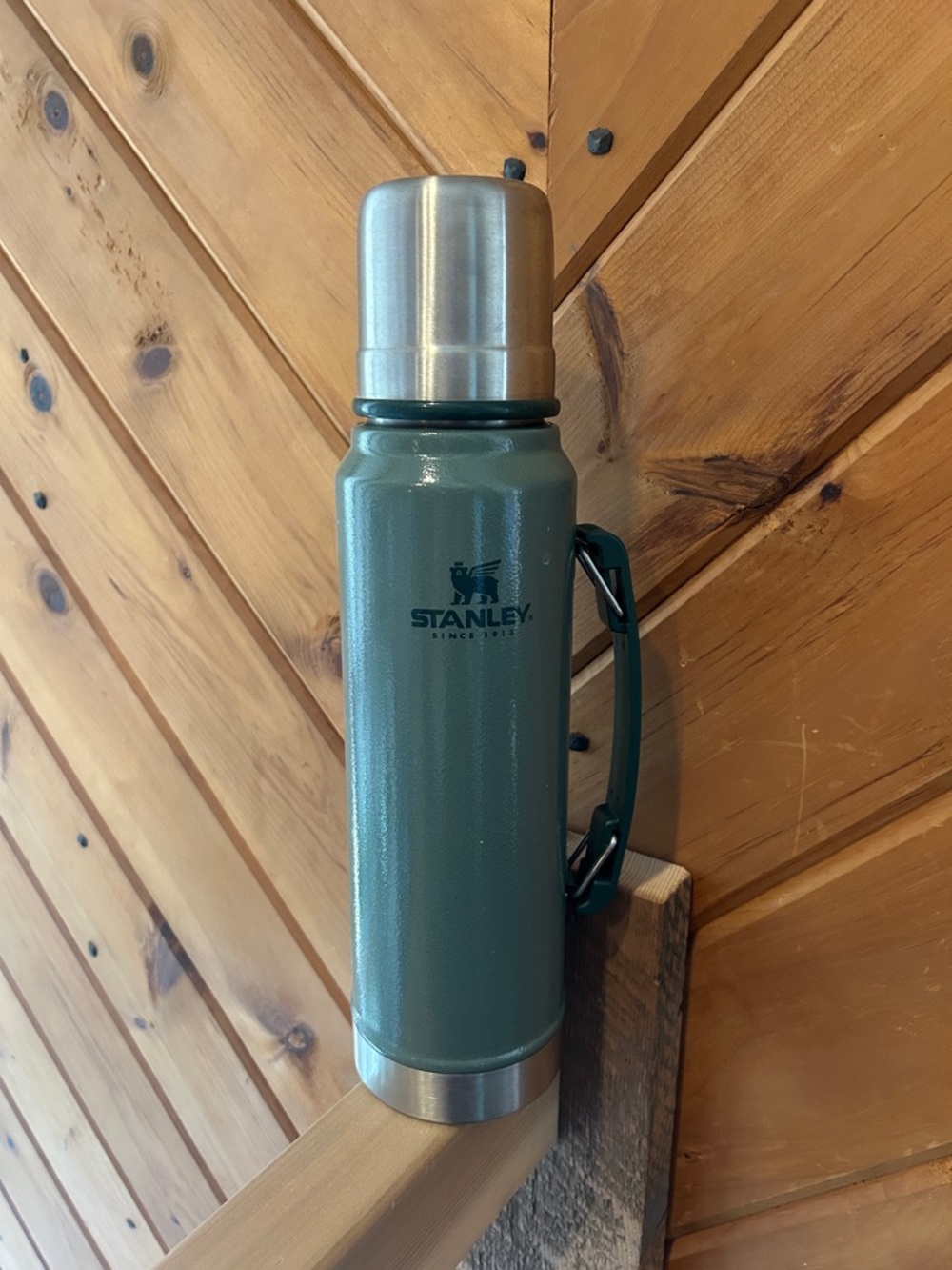 Stanley 1.5 qt Hammertone Green BPA Free Classic Vacuum Insulated Bottle